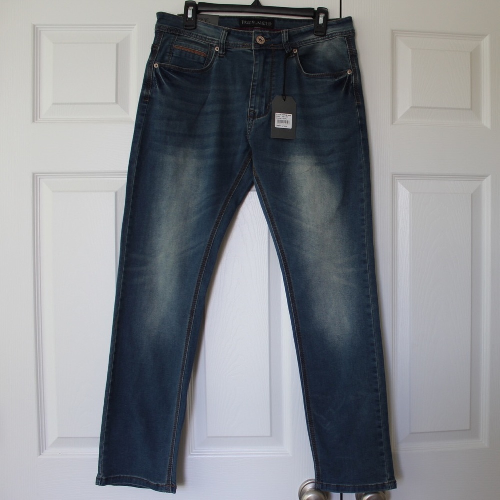Free Planet | Distressed Blue wash jeans